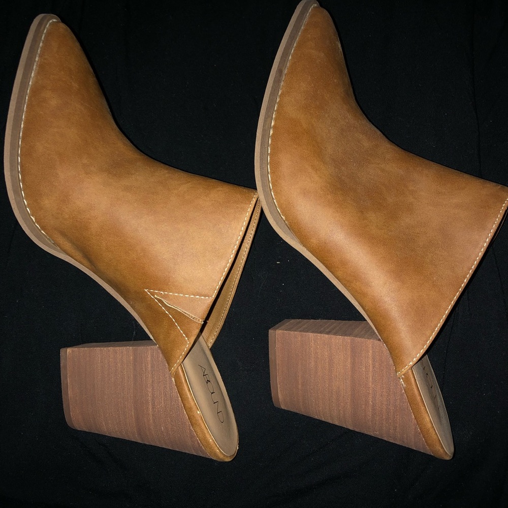Brand New “Abound” Mule